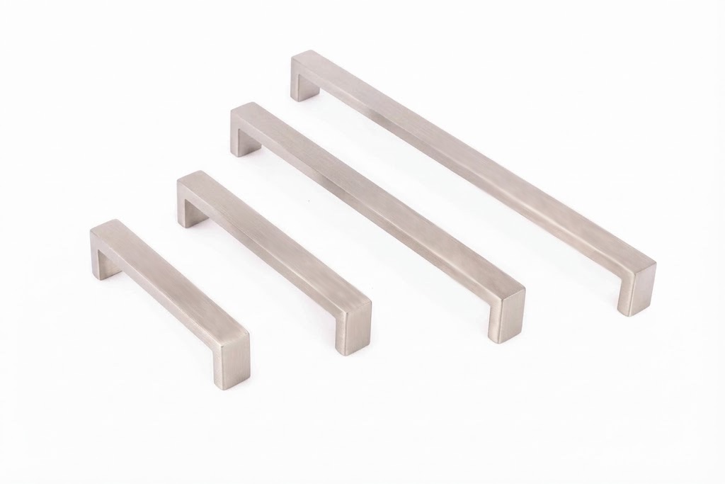 P5014 rectangular profile pull in brushed nickel