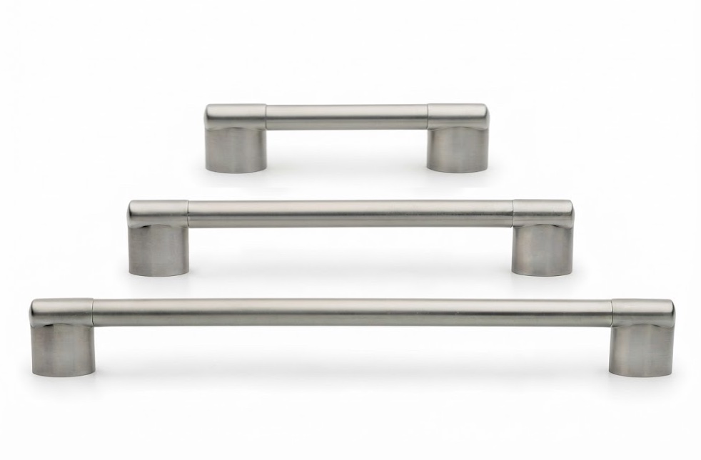 P7012 tubular pull in brushed nickel