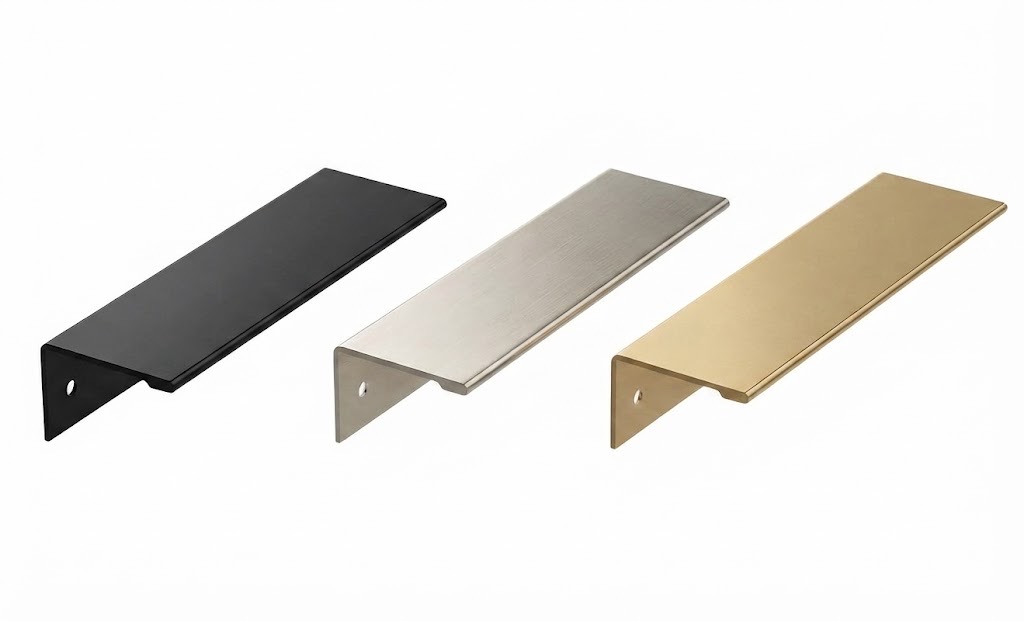 Low-profile finger pull cabinet handles